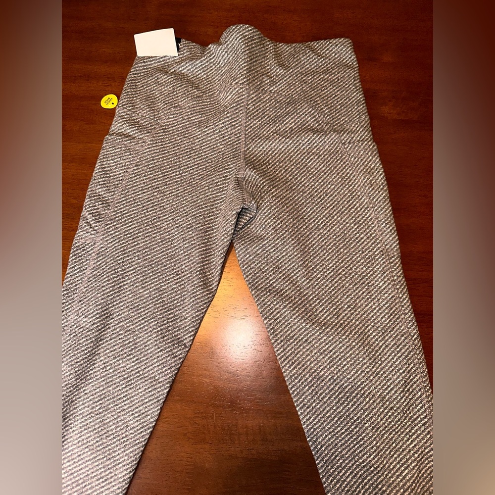 NWT workout leggings multi-color black/white